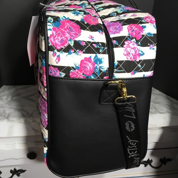 BETSEY JOHNSON QUILTED FLORAL WEEKENDER BAG - Picture 4 of 8